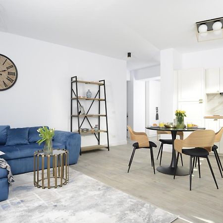 The Clock Apartment Voluntari Bagian luar foto