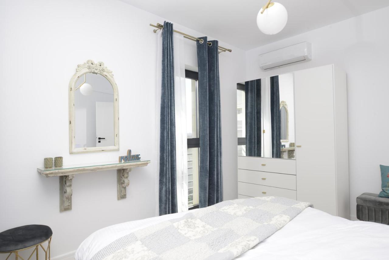 The Clock Apartment Voluntari Bagian luar foto
