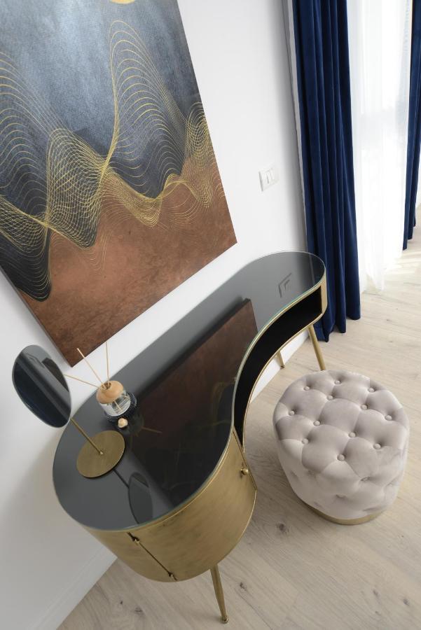 The Clock Apartment Voluntari Bagian luar foto